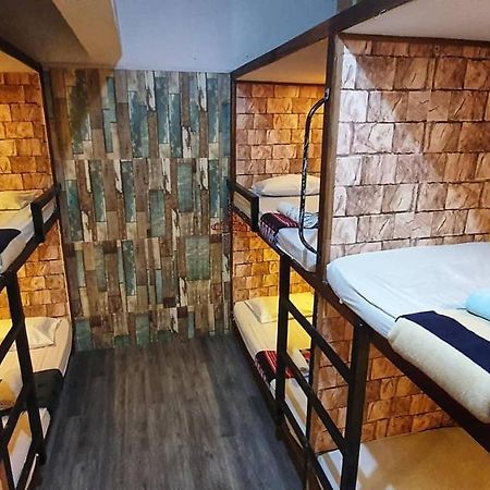 Albergue Escape Backpackers Kk Kota Kinabalu Exterior foto